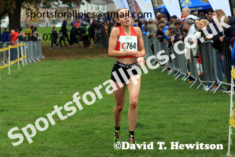 Womens Under-17s relay, 2025 Northern Cross Country Relays, Graves Park, Sheffield. Photo: David T. Hewitson/Sports for All Pics